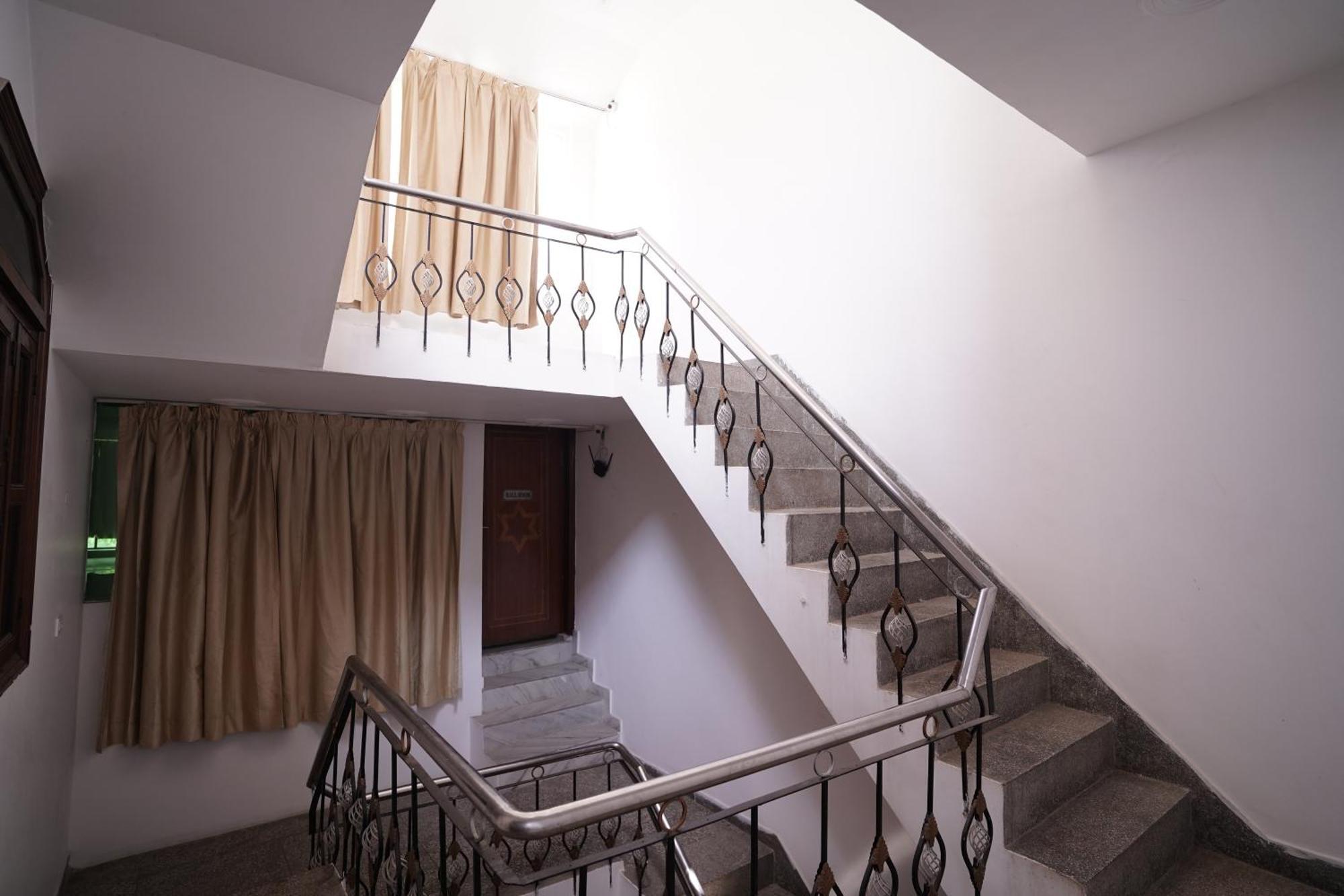 Hotel Lecston @Yashobhoomi Dwarka Sector - 25 Metro Station Delhi  Exterior photo