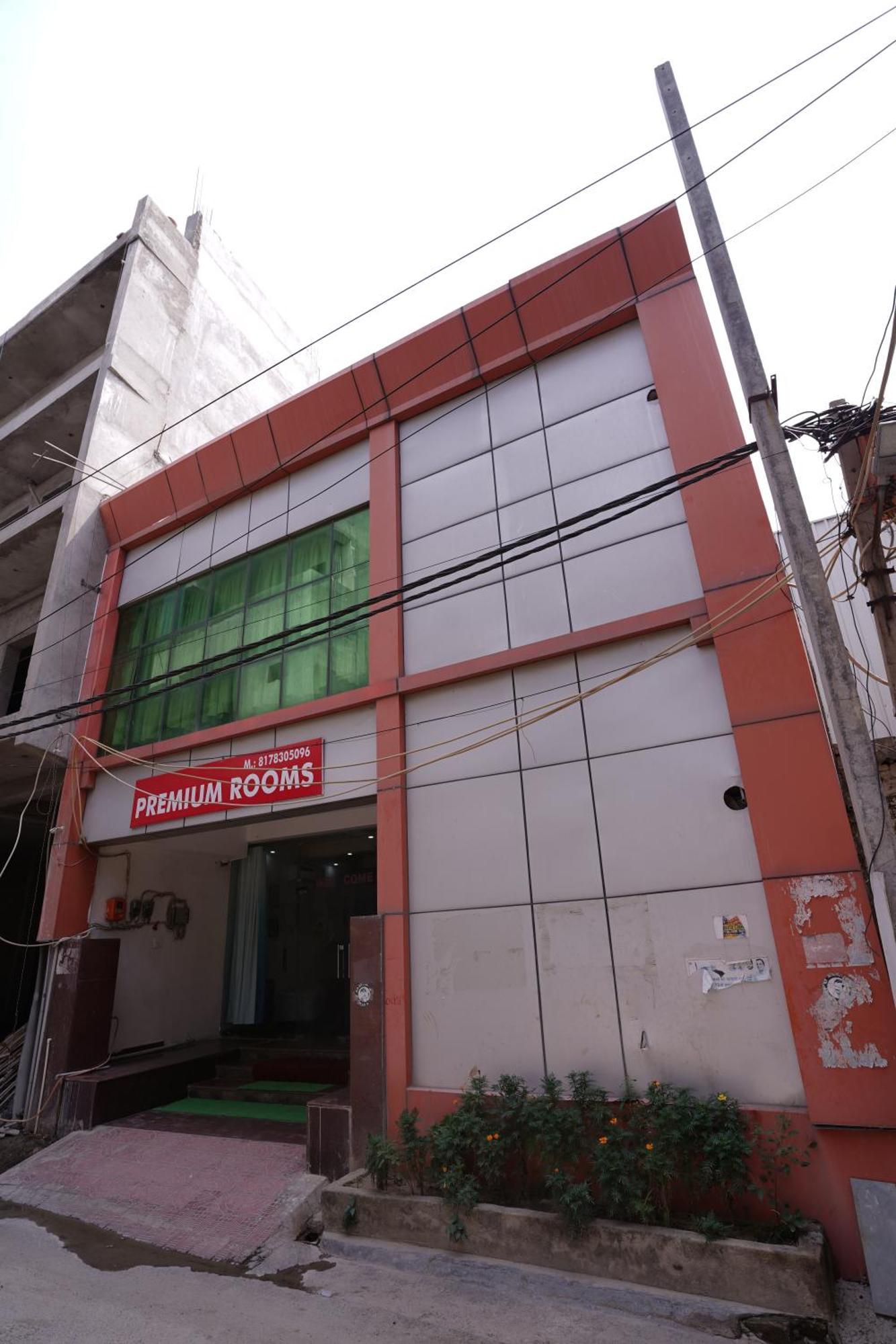 Hotel Lecston @Yashobhoomi Dwarka Sector - 25 Metro Station Delhi  Exterior photo