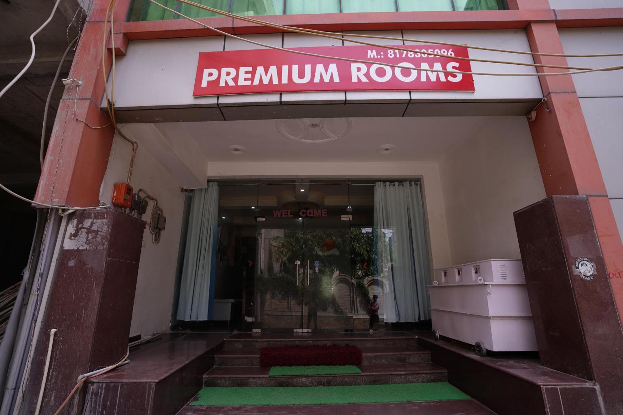 Hotel Lecston @Yashobhoomi Dwarka Sector - 25 Metro Station Delhi  Exterior photo
